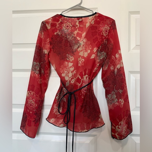 Studio Y red semi sheer, tie back top - Picture 4 of 11